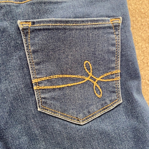 Denizen Jeans - Picture 9 of 11